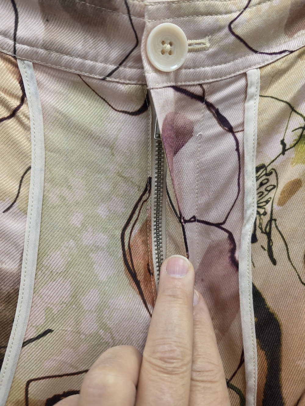 Anthropologie Floral Wide Leg Pants | Size 6 | Boho Cargo Utility Pants - Picture 4 of 13